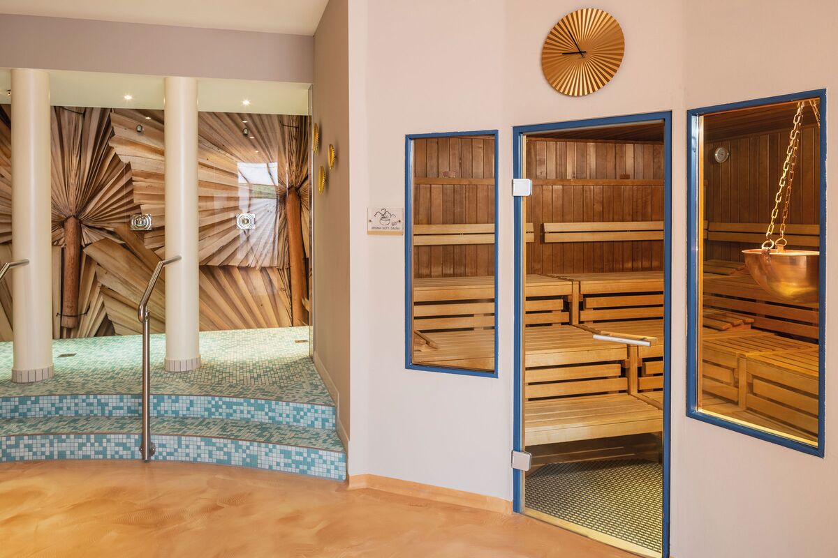 Large sauna with shower