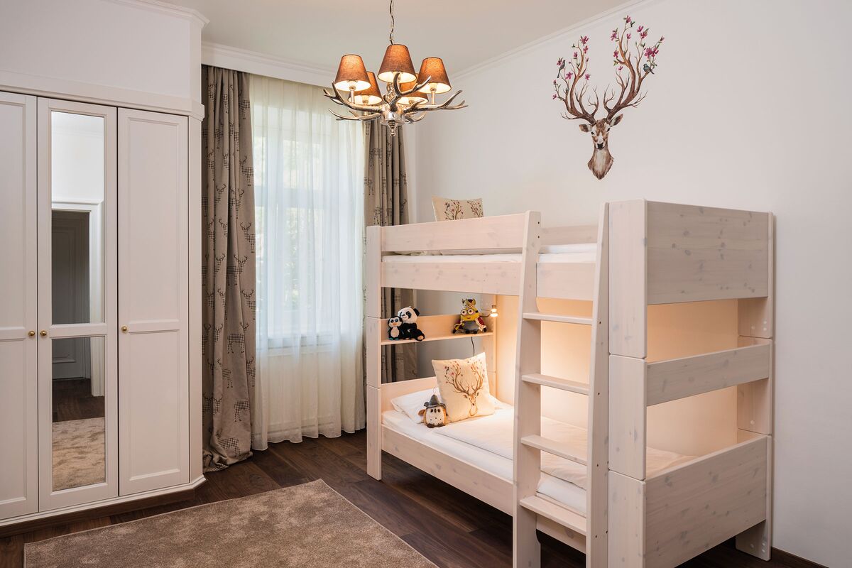 Family Suite with large crib for two