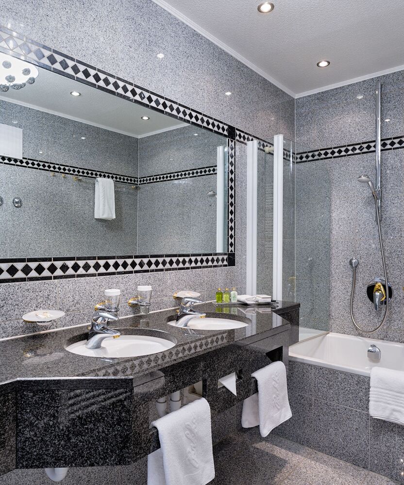 Classic Double Room - Bathroom in the Main House