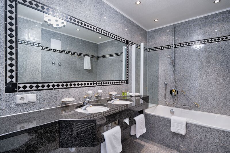 Classic Double Room - Bathroom in the Main House