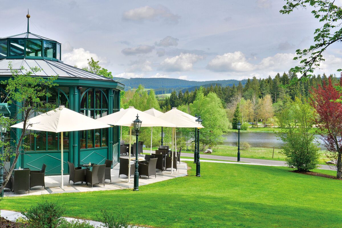 Pavilion Diva with a view of the Adlersee in the summer