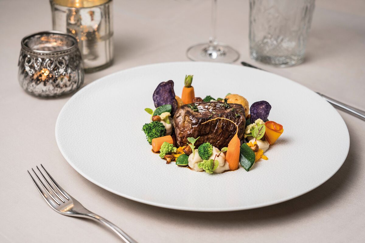 Fillet of beef with almond balls and vegetables