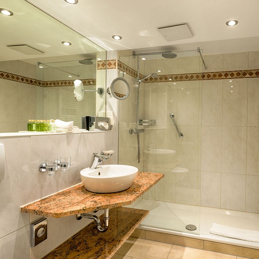 Doppelzimmer Classic Schwarzwaldhaus - Badezimmer